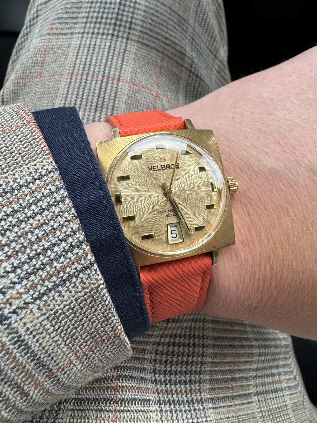 Helbros Invincible Sunburst-Scratch 1970's Manual Wind